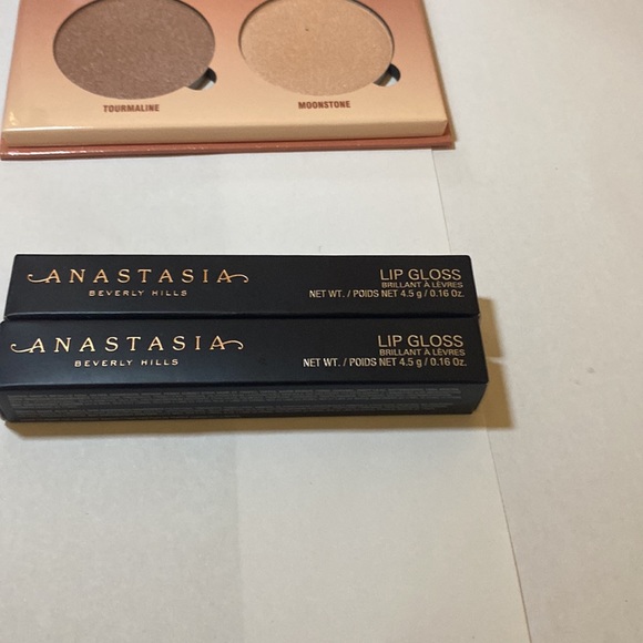 πGLOW w/ABH 4 pc HIGHLIGHT & 2 Glosses - Picture 12 of 15